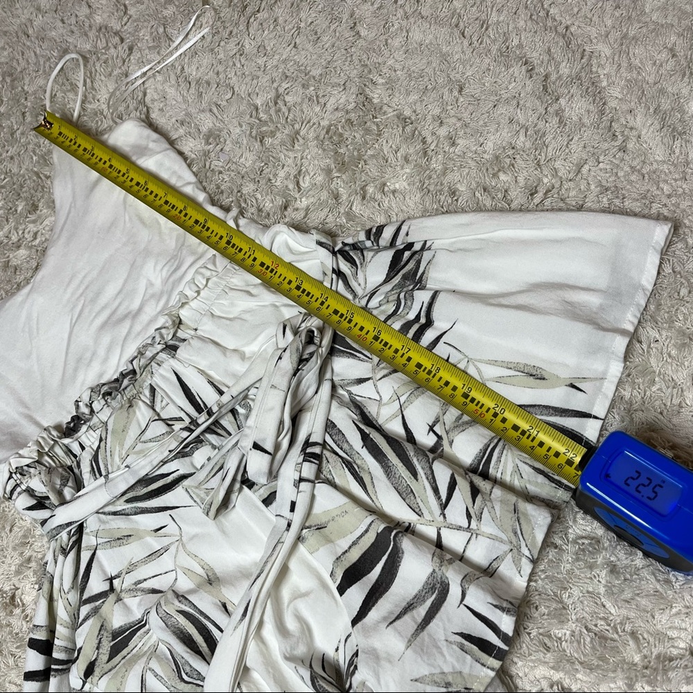 Sage leaf pattern romper - Picture 14 of 16